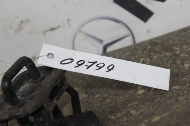 A2218800260 MERCEDES Замок капота купить в Полтава