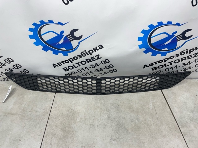 Решетка бампера нижняя A2218850053 MERCEDES