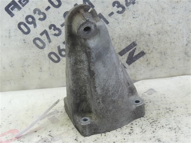 MERCEDES A6462230704 Кронштейн подушки (опоры) двигателя правой в наличии Украина