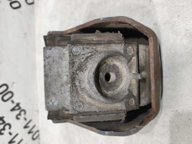 Левая опора двигателя A9062411513 MERCEDES