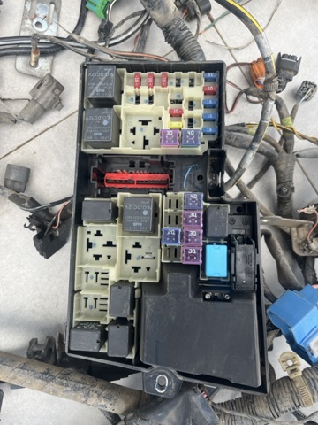 Монжатный блок реле BP4K66760F MAZDA
