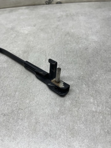 BP4K67321D MAZDA Рычаг-поводок стеклоочистителя лобового стекла купить в Каменское