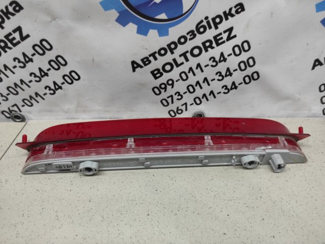 Фонарь сигнала торможения D46151580 MAZDA