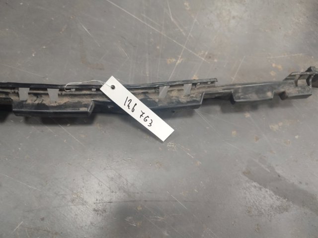 Кронштейн бампера заднего, центральный DS7Z17754A FORD