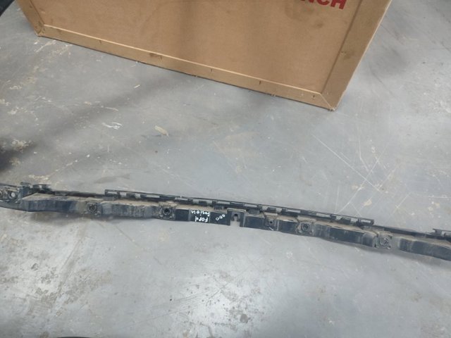 DS7Z17754A FORD Кронштейн бампера заднего центральный купить в Ровно