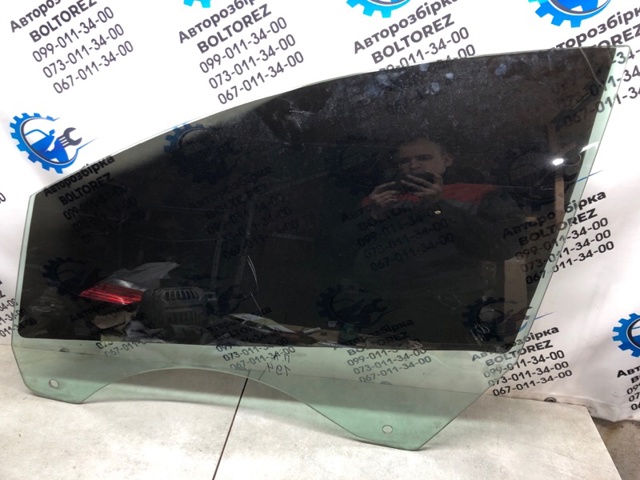 Стекло передней двери, правой DS7Z5421410A FORD