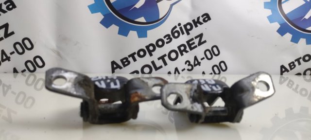 Завеса передней двери E11258210 MAZDA