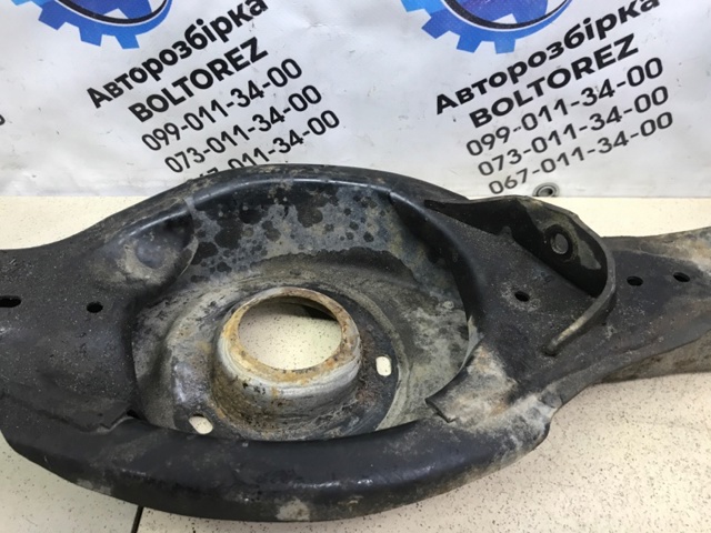 GHP928300 MAZDA Рычаг задней подвески поперечный правый купить в Черновцы
