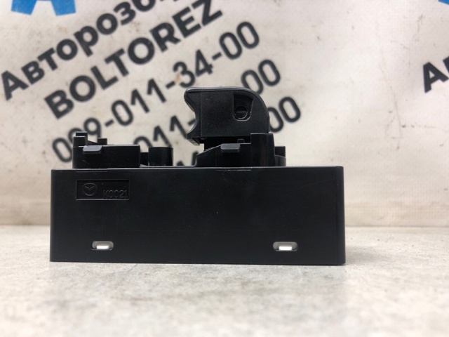 GKL166370A MAZDA Кнопка стеклоподъемника передняя купить в Днепр