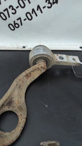 GS1D34300L Рычаг передней подвески нижний правый купить Ирпень