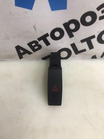 Кнопка аварийного сигнала GS1D664H0A MAZDA