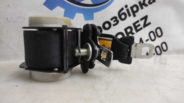 Ремень безопасности задний центральный GS1M57740D01 MAZDA
