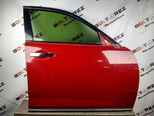 Пассажирская передняя дверь H010MCL7MA NISSAN