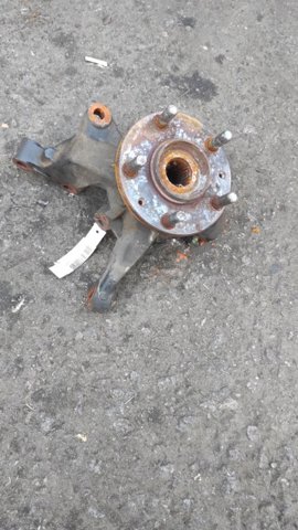 Кулак поворотный передний правый L20633020 MAZDA
