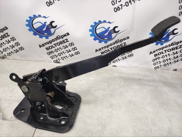 MITSUBISHI MN101630 Педаль сцепления в наличии Каменское