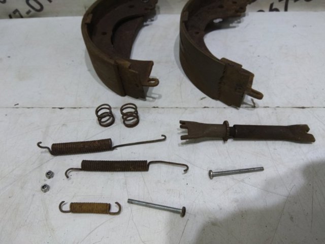 MN102643 Задние барабанные колодки купить Винница