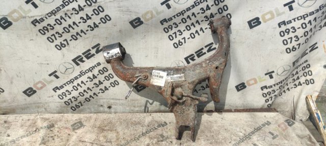 Рычаг задней подвески нижний, правый RGG500304 LAND ROVER