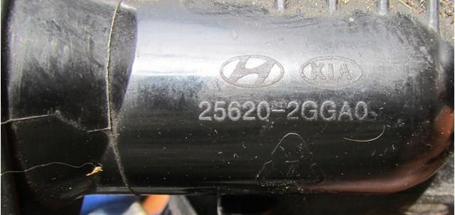 Корпус термостата в сборе 256202GGA0 HYUNDAI