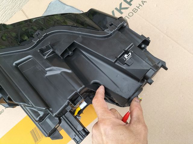 260106RR6A NISSAN Правая фара купить в Полтава