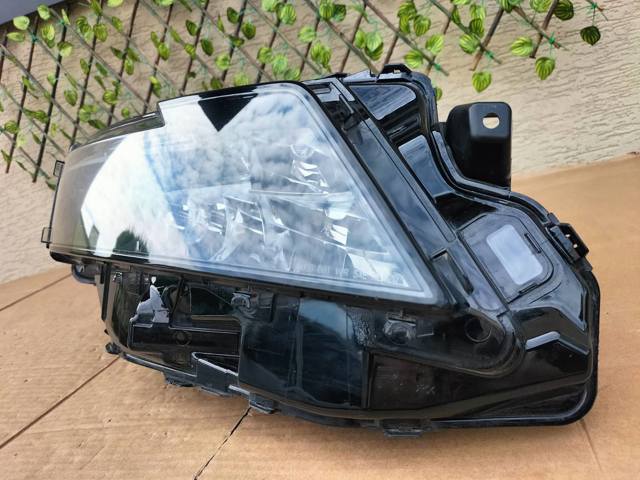 NISSAN 260106RR6A Правая фара в наличии Кривой Рог