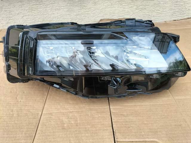 Фара основная правая 260106RR6A NISSAN