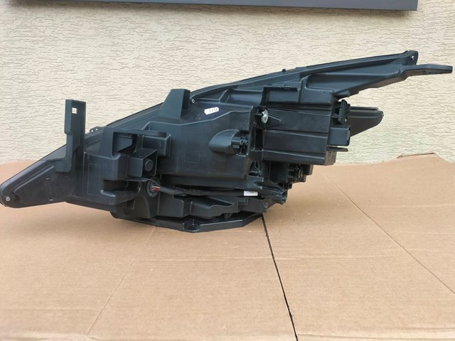 NISSAN 260109UF0E Фара правая в наличии Полтава