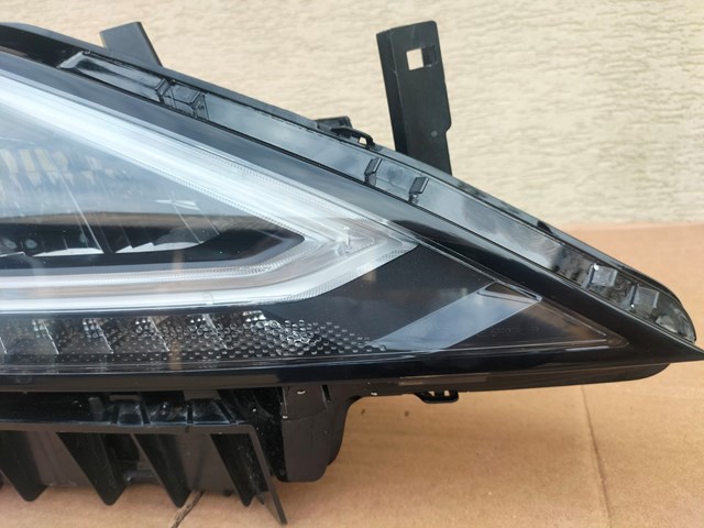 260109UF0E NISSAN Фара правая купить в Ирпень
