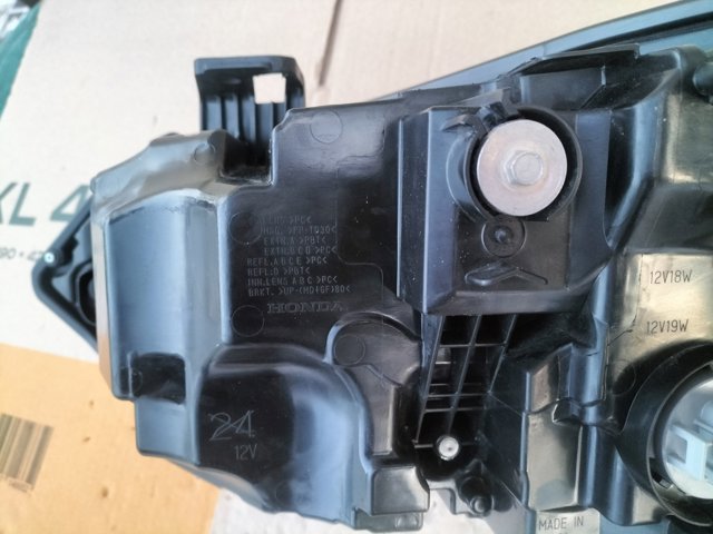 33100T20A22 HONDA Фара правая купить в Ирпень