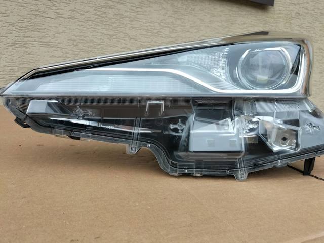 TOYOTA 8107047870 Фара левая в наличии Одесса