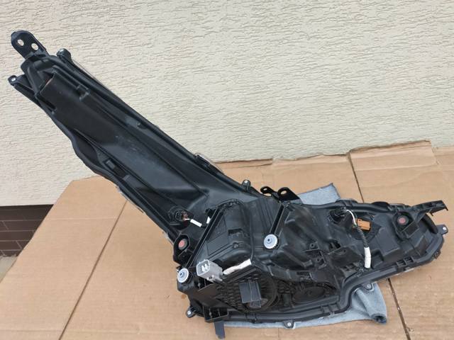 TOYOTA 8107047870 Фара левая в наличии Запорожье