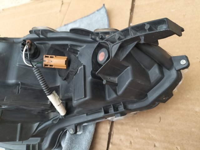 8107047870 TOYOTA Левая фара купить в Ирпень