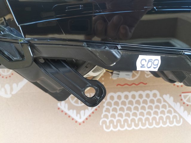 8111006D70 TOYOTA Фара правая купить в Днепр