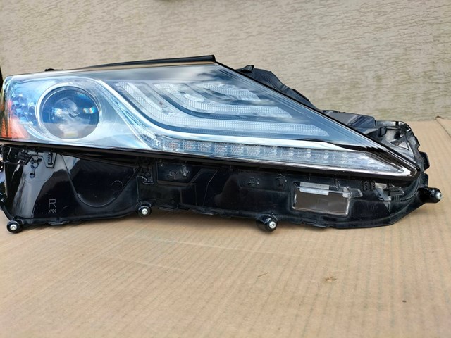 TOYOTA 8111006D80 Фара правая в наличии Днепр