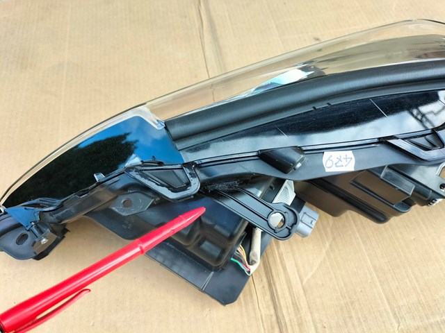 8111006D80 TOYOTA Правая фара купить в Черкассы