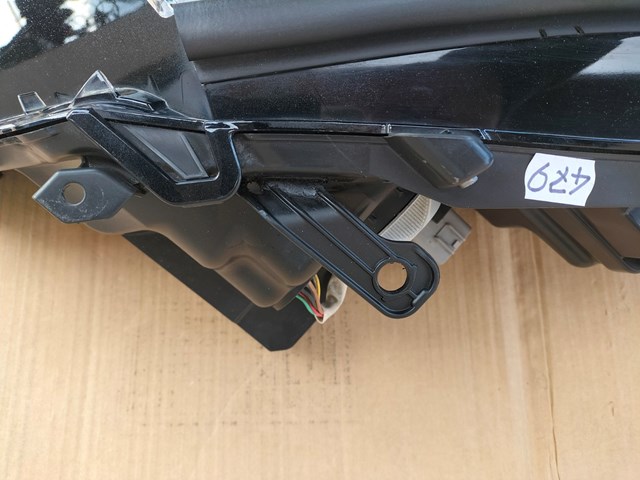 TOYOTA 8111006D80 Фара правая в наличии Чернигов