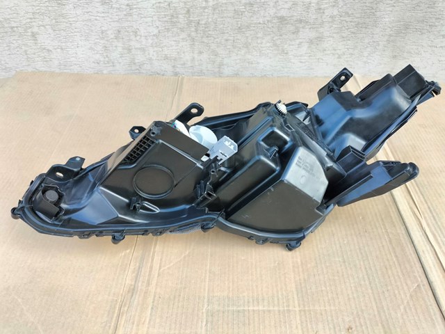 8111006D80 TOYOTA Правая фара купить в Одесса