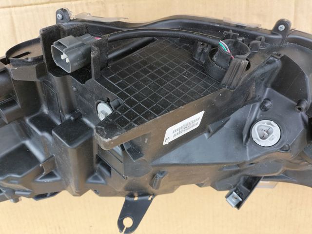 811100R140 Правая фара купить Полтава
