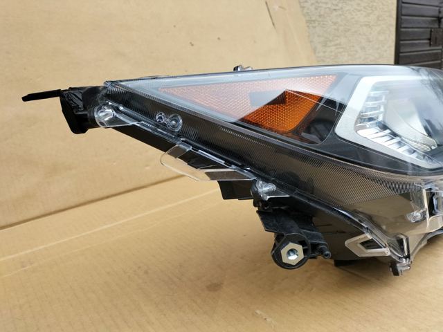811100R142 Фара правая купить Сумы