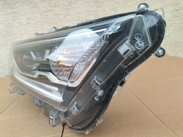 811100R161 TOYOTA Фара правая купить в Павлоград
