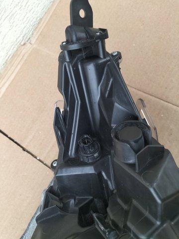 811100R161 TOYOTA Правая фара купить в Ужгород