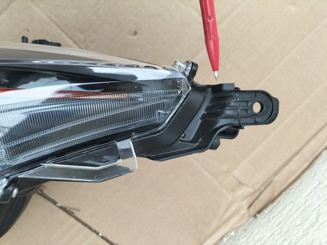811100R161 TOYOTA Фара правая купить в Черновцы