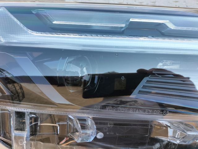 811100R360 TOYOTA Правая фара купить в Черновцы