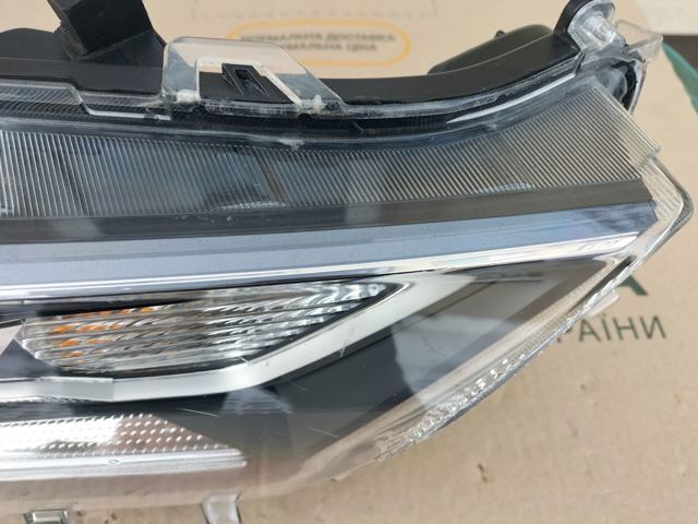 TOYOTA 8113042A01 Фара правая в наличии Харьков
