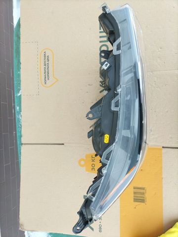 8113042A01 Правая фара купить Запорожье