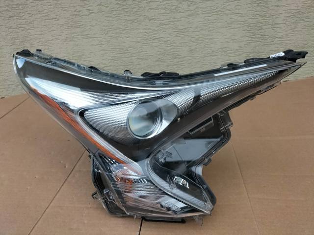 Фара основная правая 8114047710 TOYOTA