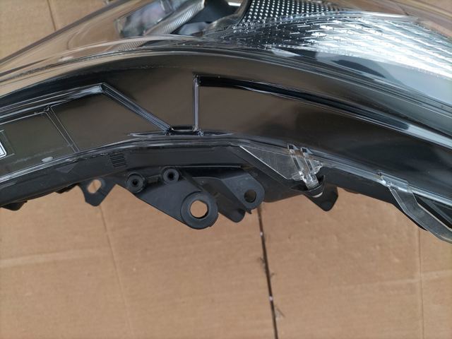TOYOTA 8114047710 Правая фара в наличии Ровно