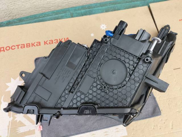 8114078190 TOYOTA Правая фара купить в Ужгород