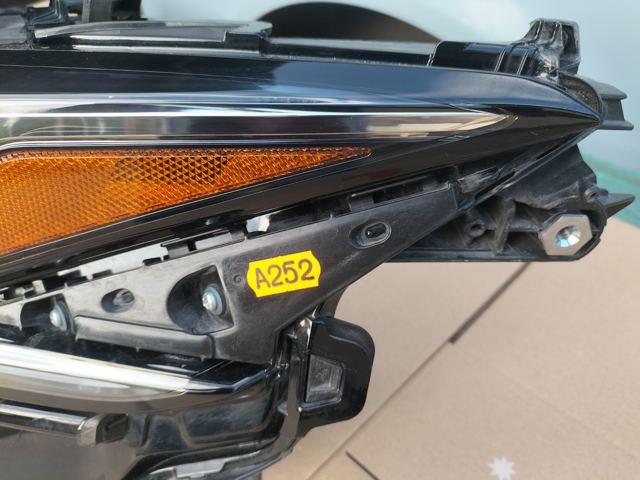 TOYOTA 8115006G50 Фара левая в наличии Харьков