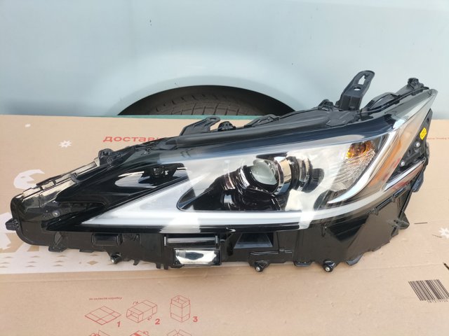 Вставка фары левой 8115006G50 TOYOTA