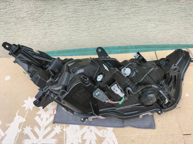 811500R160 TOYOTA Левая фара купить в Тернополь